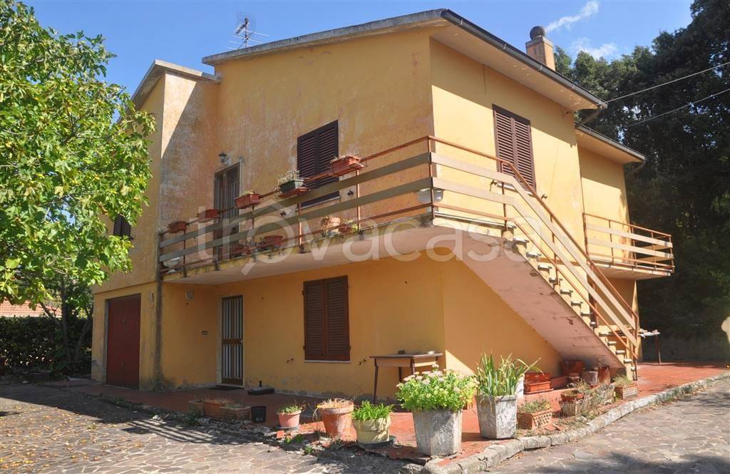 Villa in vendita a Castellina Marittima via della Repubblica