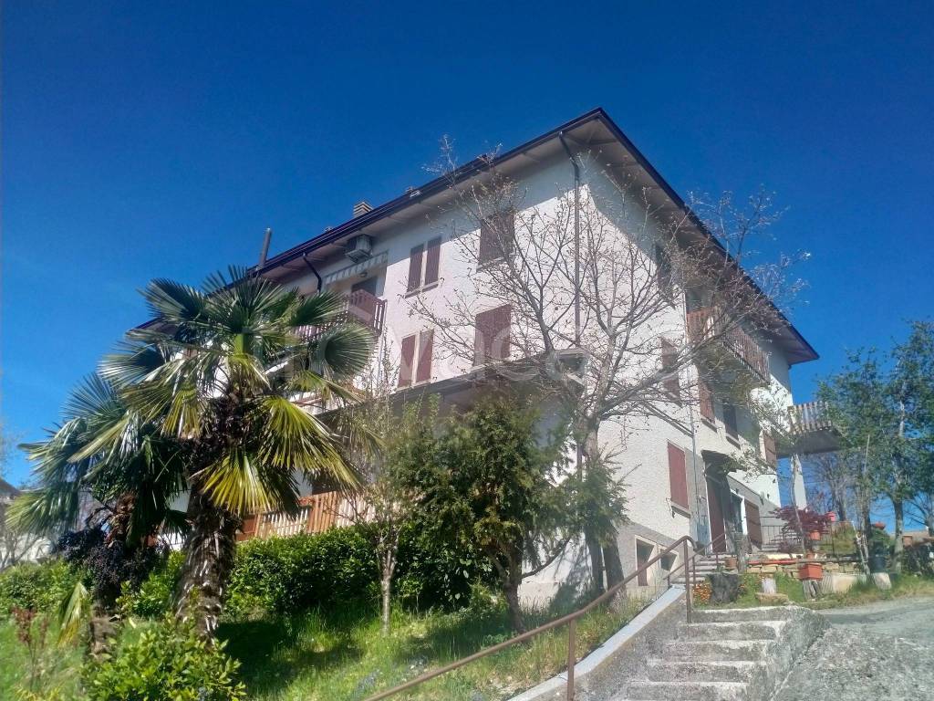 Appartamento in vendita a Carpineti viale Dante Alighieri