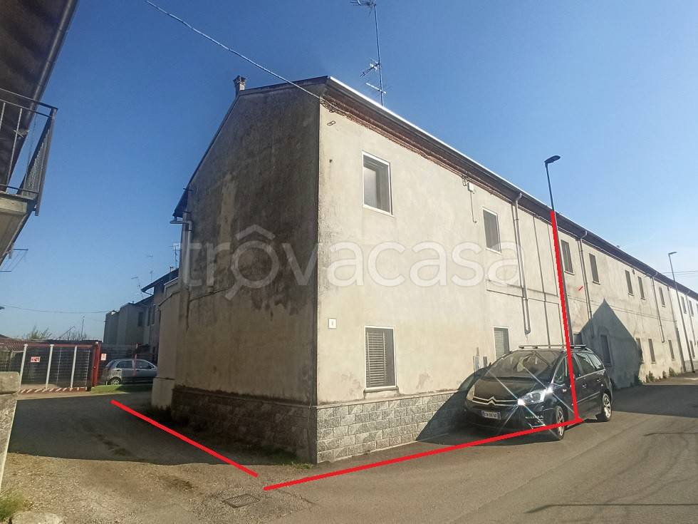 Villa in vendita a Vercelli via Roggia Molinara, 8