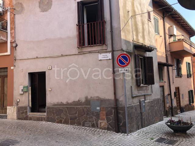 Appartamento in vendita a Riano piazza Giuseppe Garibaldi, 3