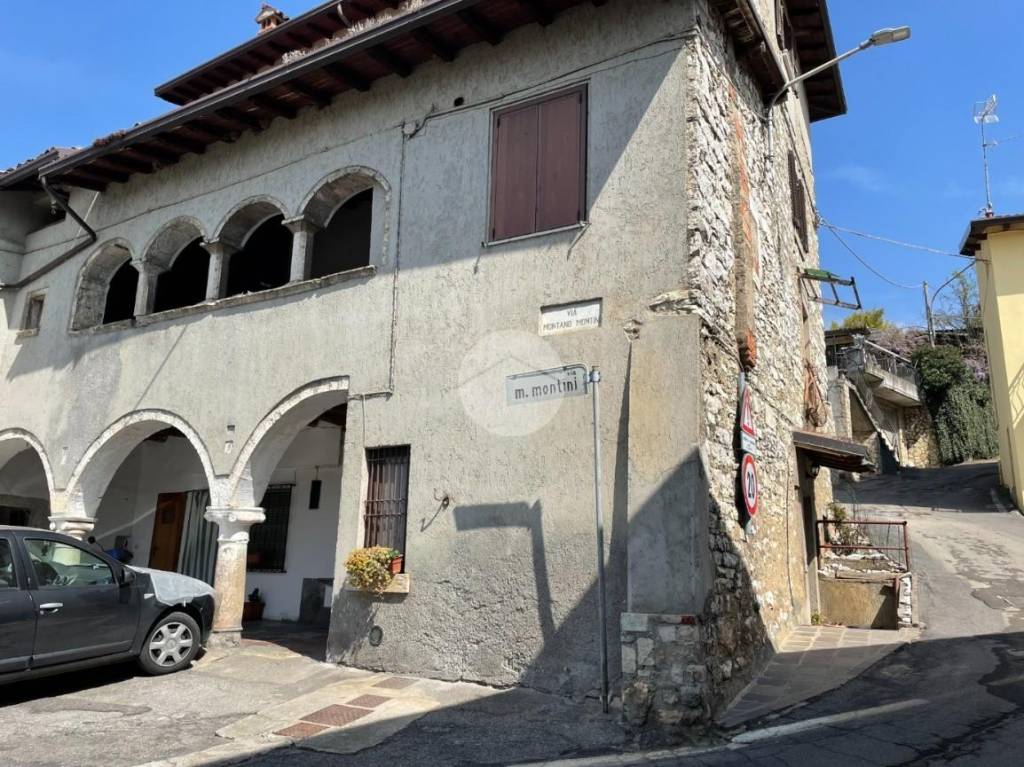 Casa Indipendente in vendita a Brione via Montini, 1