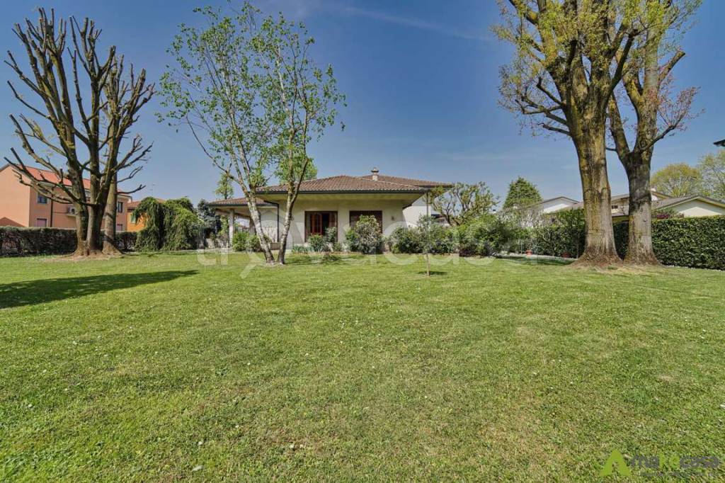 Villa in vendita a Casalmaiocco via Don Giovanni Bosco, 2
