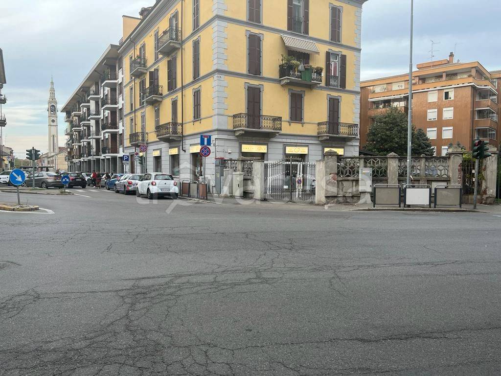 Ristorante in in vendita da privato a Novara viale Dante Alighieri, 47