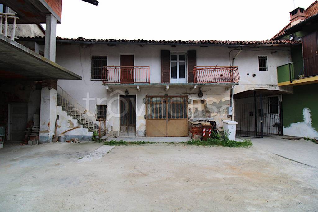 Casa Indipendente in vendita a Montà via cavour
