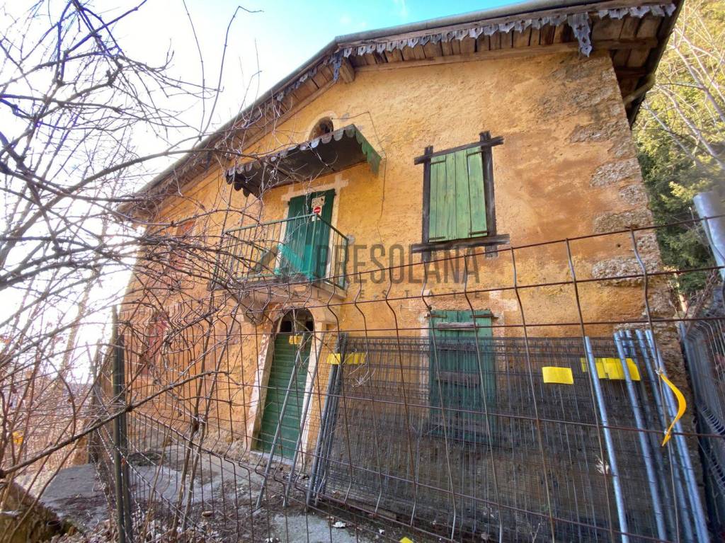Villa in vendita a Castione della Presolana via Cassinelli