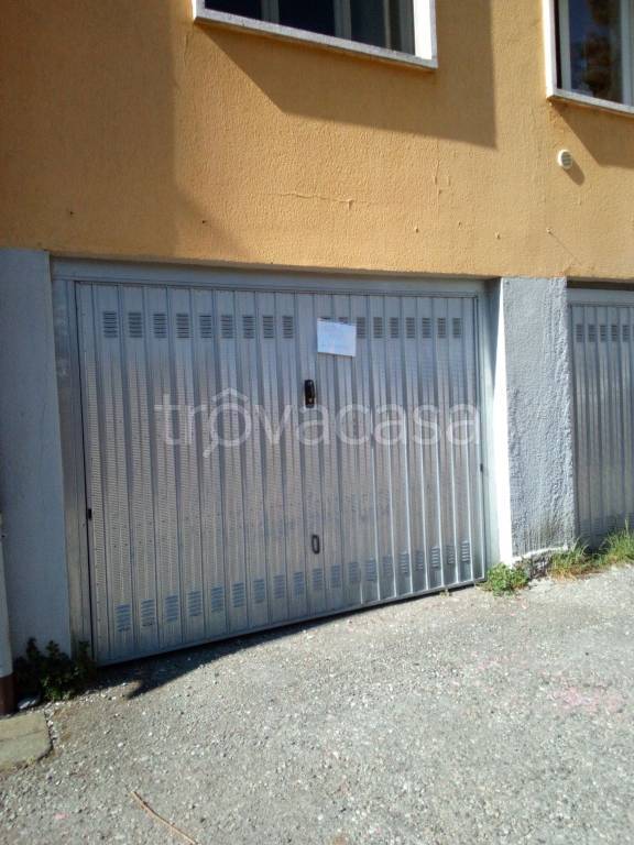Garage in vendita a Varese via Val Pusteria, 13