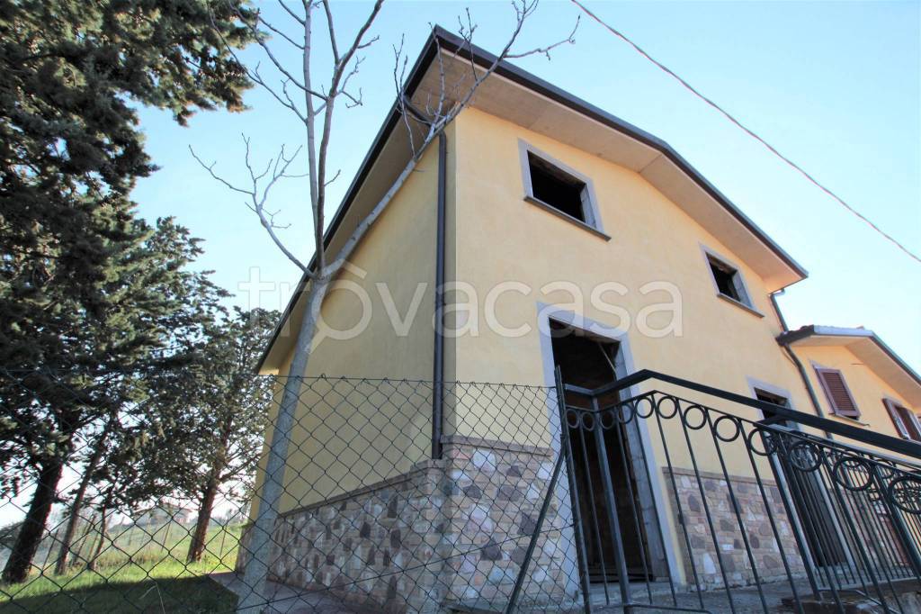 Villa a Schiera in vendita a Perugia strada dei Casengoli