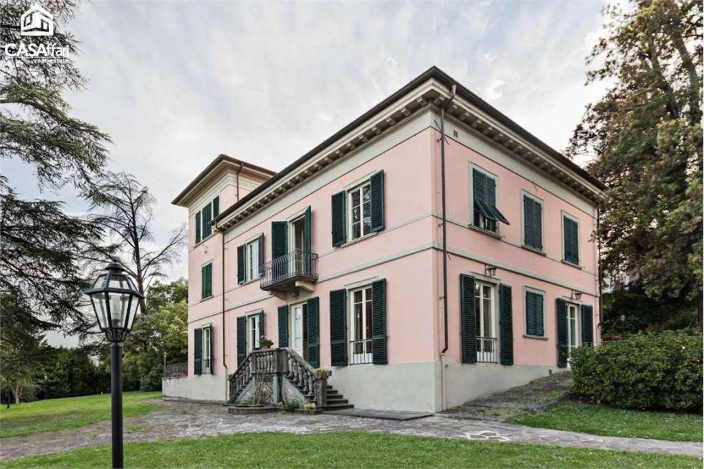 Villa Bifamiliare in vendita a Modena via castelvetro