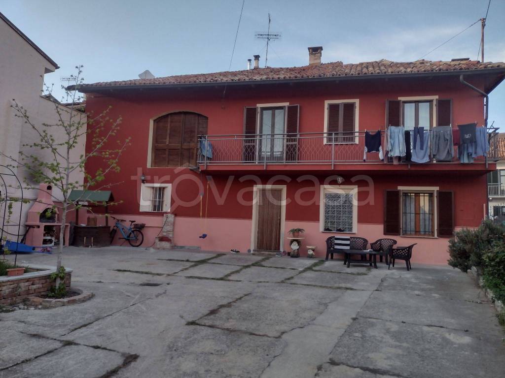 Villa in in vendita da privato a Monticello d'Alba via Camillo Muratore, 20