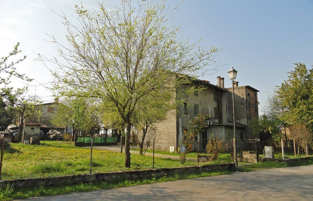 Casale in vendita a Polcenigo via Sottocolle