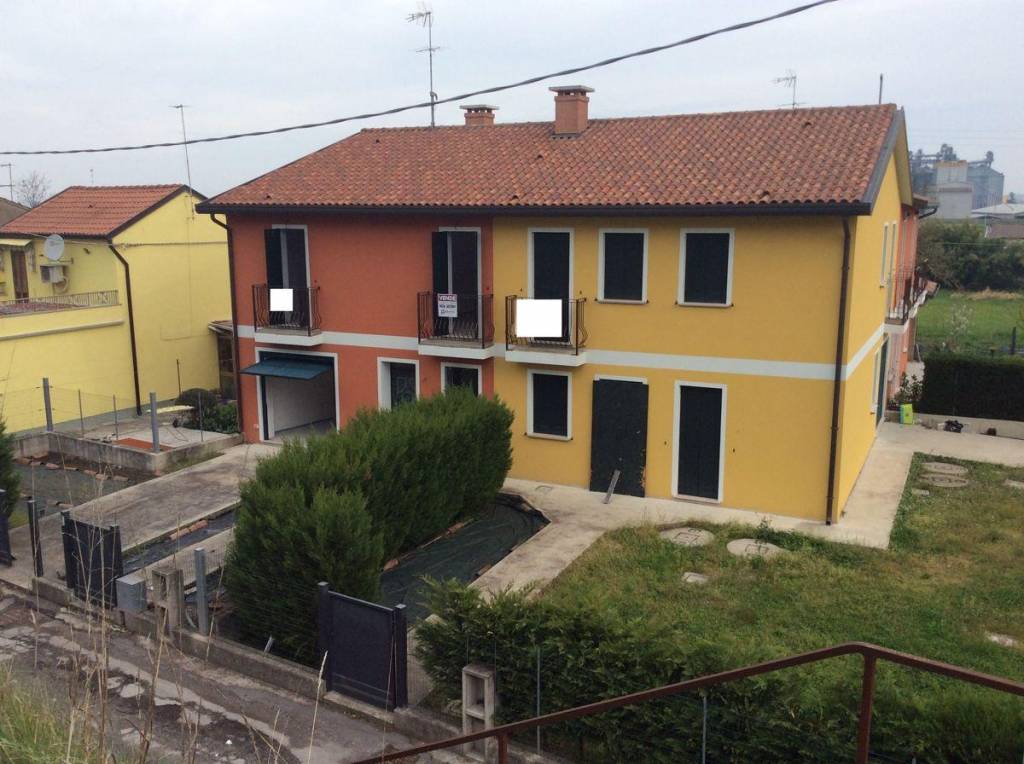 Villa Bifamiliare in vendita a Cavarzere via cavarzere Via Dei Martiri, 59