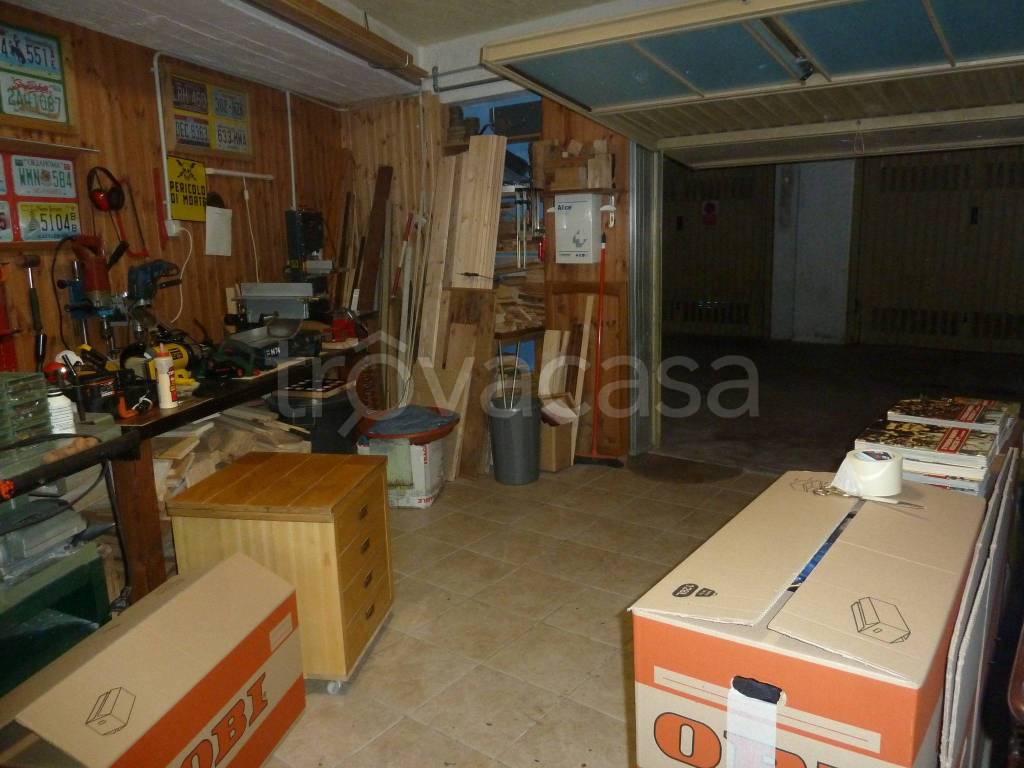 Garage in vendita a Carsoli via Aquila