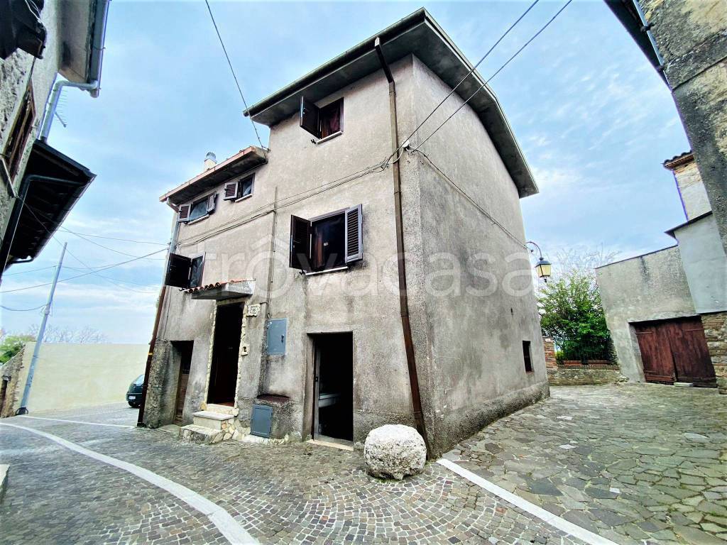 Casa Indipendente in vendita a Belmonte in Sabina piazza Roma