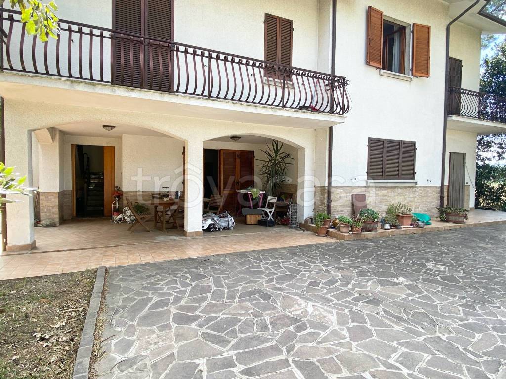 Villa Bifamiliare in in vendita da privato a Pollenza contrada Piane di Chienti, 17