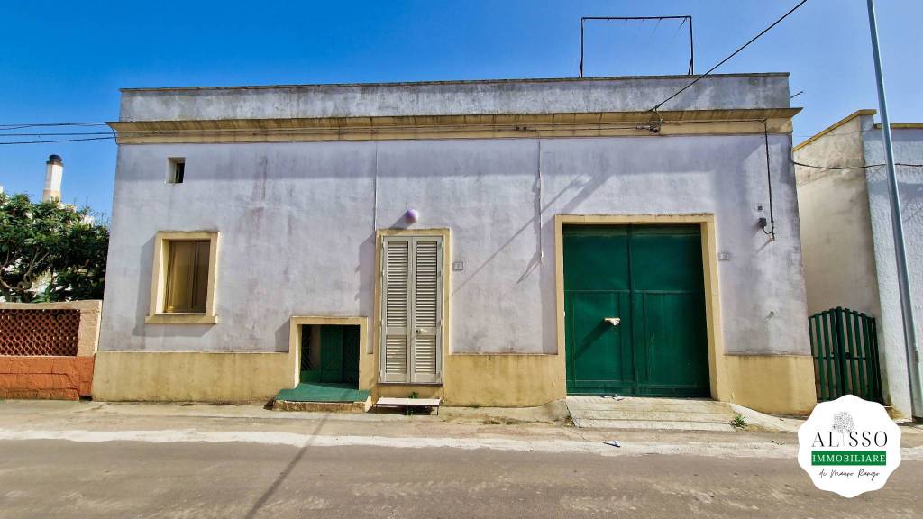Villa in vendita ad Andrano via Enrico Fermi, 37