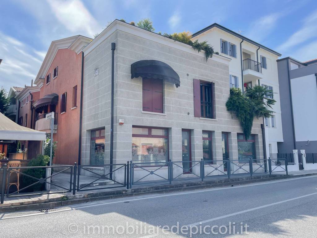 Negozio in vendita a Ceggia via Guglielmo Marconi, 274