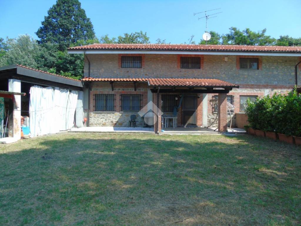 Villa Bifamiliare in vendita a Castagneto Po via dei soliti, 19