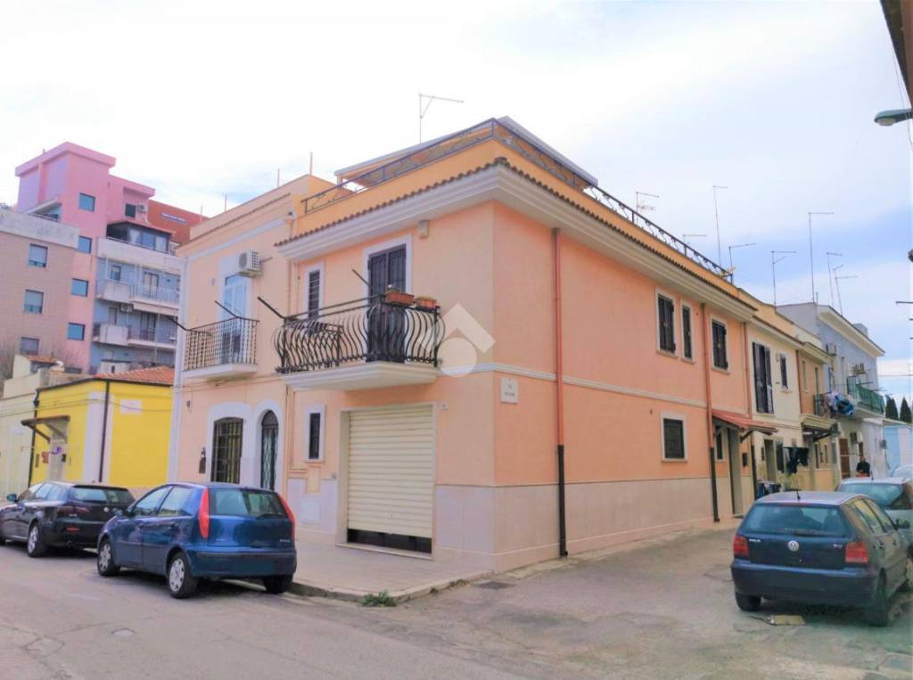 Casa Indipendente in vendita a Foggia via Pavone, 14