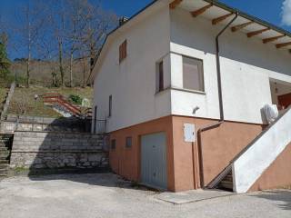 Villa in in vendita da privato a serravalle di chienti via vallesina