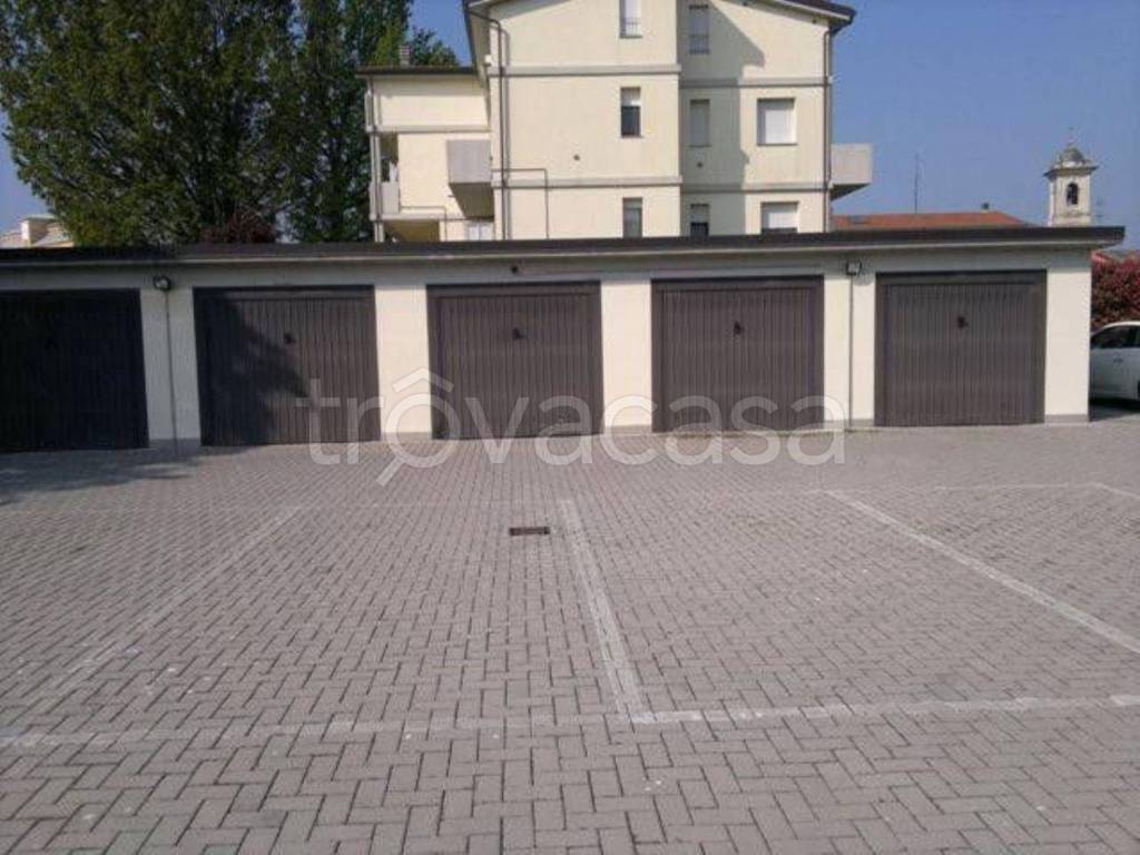 Garage in vendita a Parma via 7 Martiri