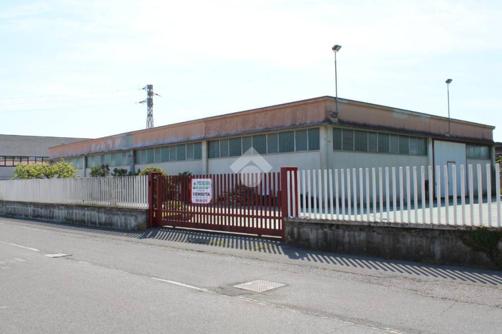 Capannone Industriale in vendita ad Acquafredda via Castel Goffredo, 12