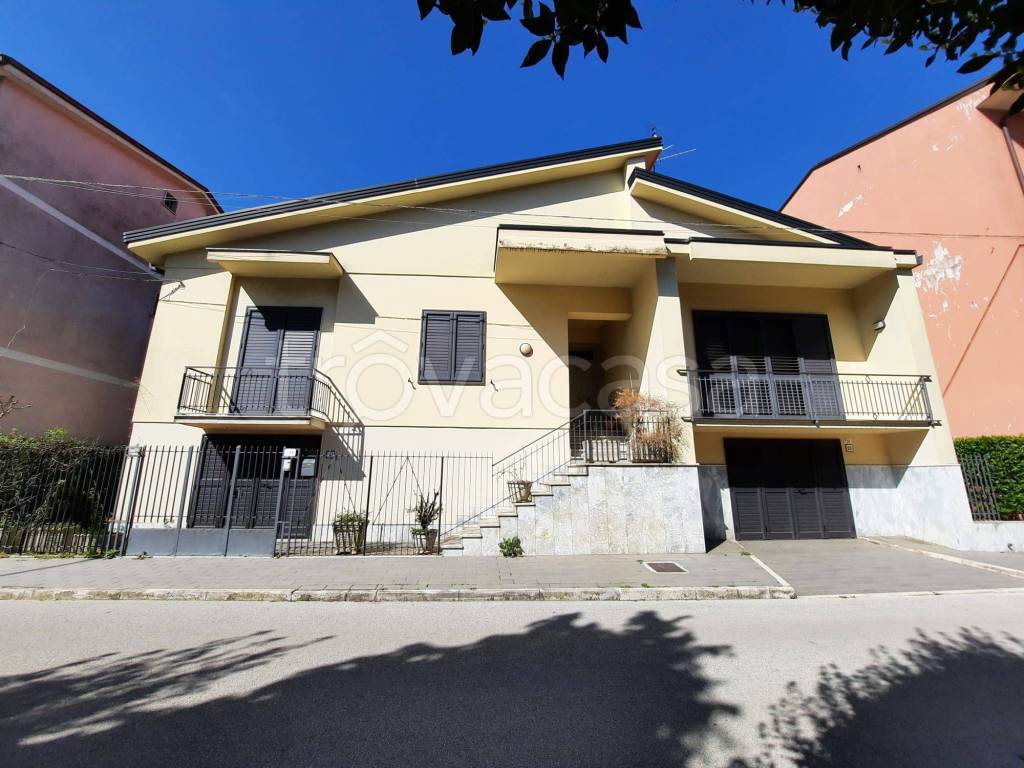 Villa in vendita ad Airola traversa Principe di Napoli