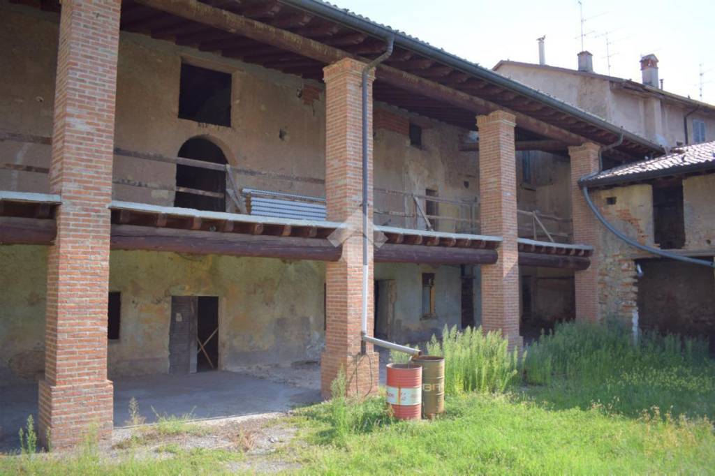 Casa Indipendente in vendita ad Adro via cavour, 3