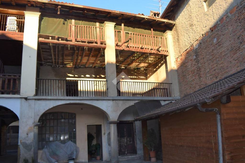 Casa Indipendente in vendita ad Adro via Tulio Dandolo, 44