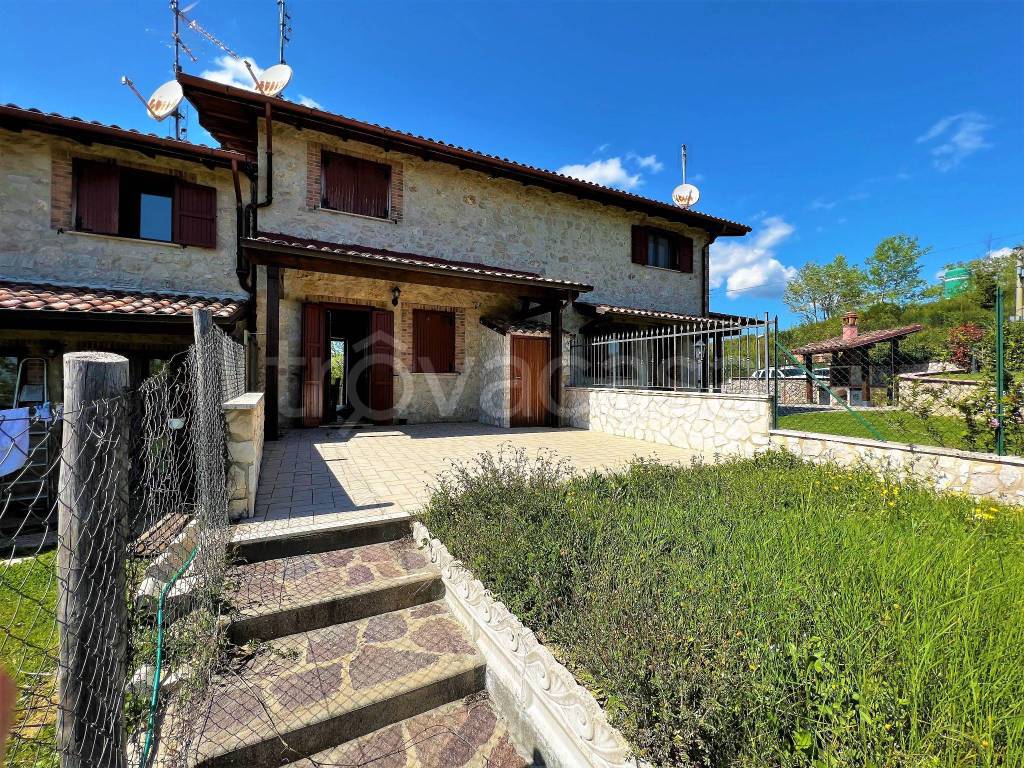 Villa Bifamiliare in vendita a Poggio San Lorenzo via Italia