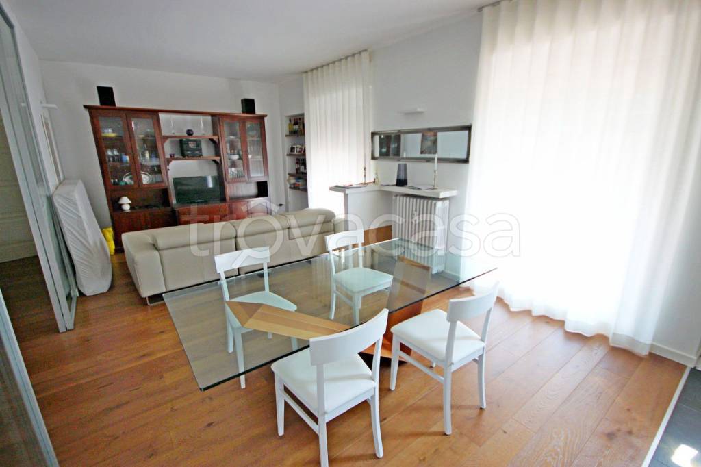 Appartamento in vendita a Domodossola via Scapaccino, 38