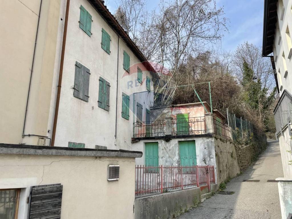 Casa Indipendente in vendita a Belluno via Lucio Doglioni, 1
