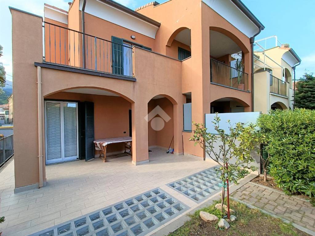 Villa a Schiera in vendita a Loano via Meceti, 14