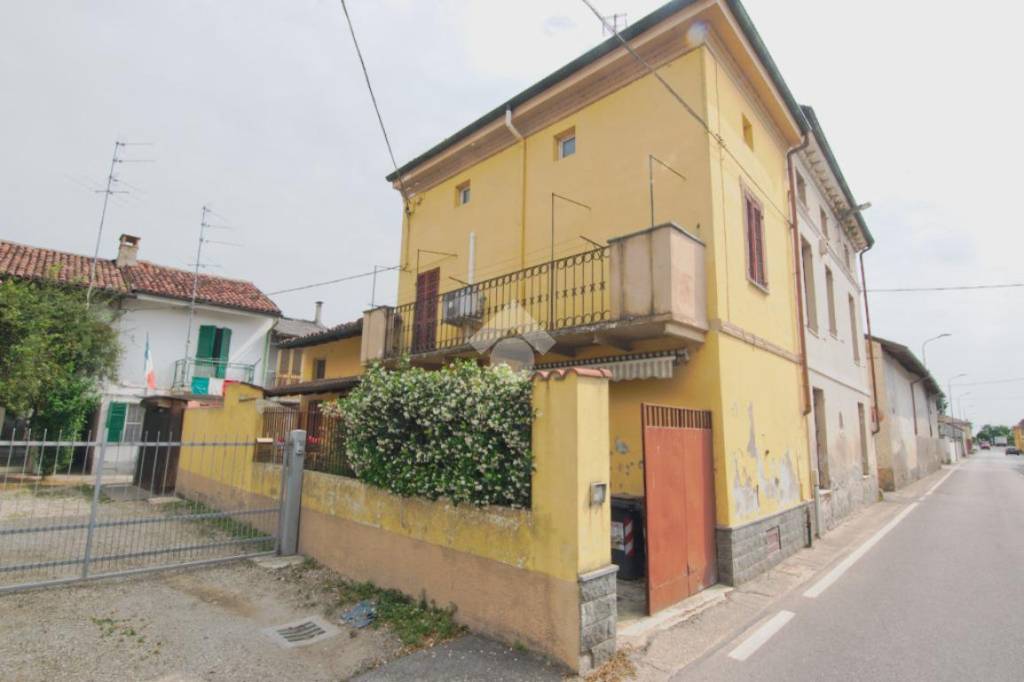 Casa Indipendente in vendita a Casale Monferrato via Maestra, 206