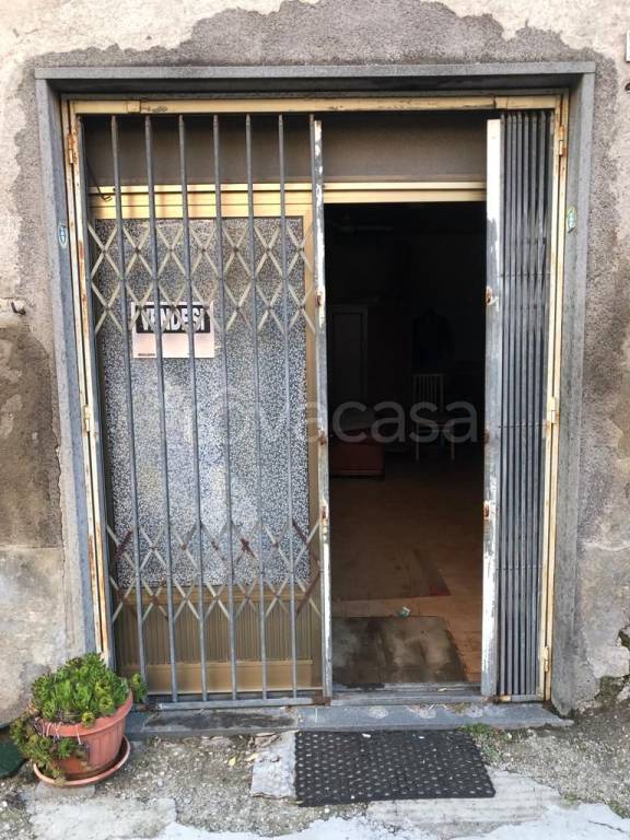 Magazzino in in vendita da privato a San Lorenzo Nuovo via Luigi Turchetti, 15