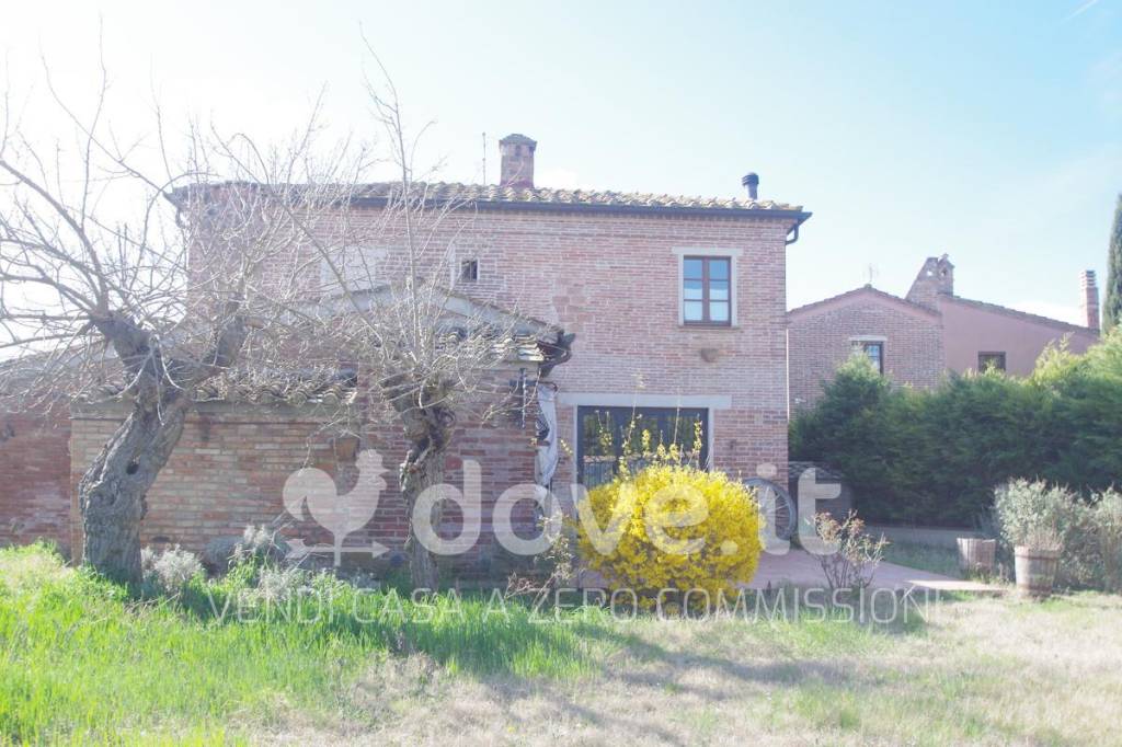Casale in vendita a Montepulciano via Fonte al Giunco, snc