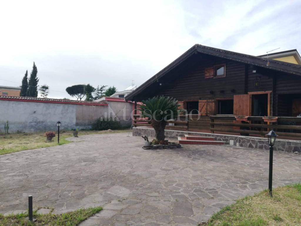Villa in vendita a Roma via Dobbiaco