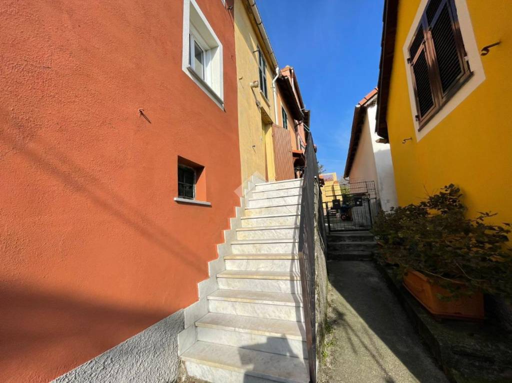 Villa a Schiera in vendita a Sant'Olcese via costa monti, 12