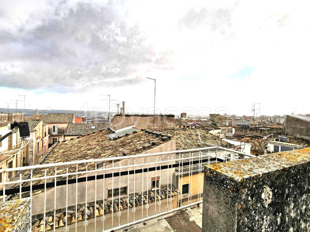 Intero Stabile in in vendita da privato a Ragusa via Enrico Elia