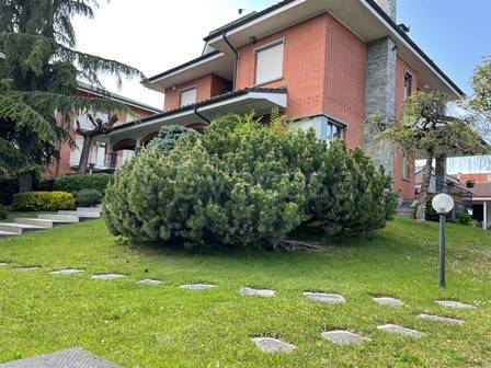 Villa in vendita a Carmagnola via Leon Battista Alberti