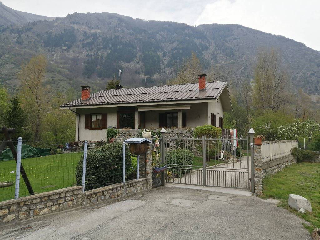 Villa in in vendita da privato a Vinadio frazione Roviera, 2