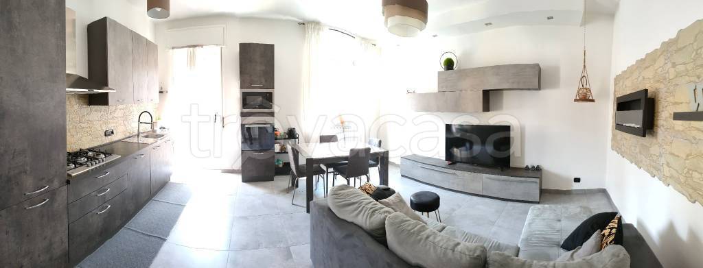 Appartamento in in vendita da privato a Castelletto sopra Ticino via Monte Rosa, 8