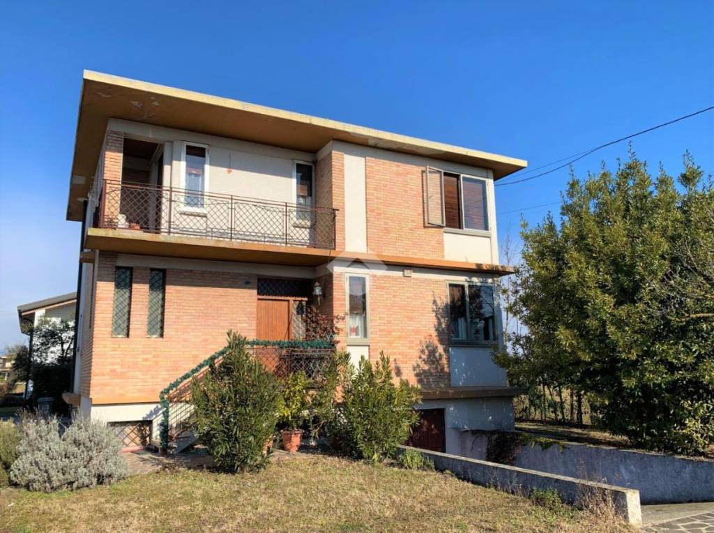 Villa in vendita a Castelfranco Veneto via Caboto, 27