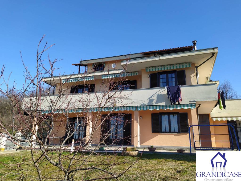 Villa Bifamiliare in vendita a Rivalba regione Borgiona