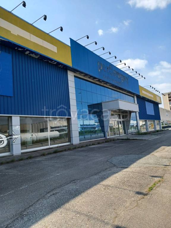 Capannone Industriale in vendita a Verrone via Trossi, 14