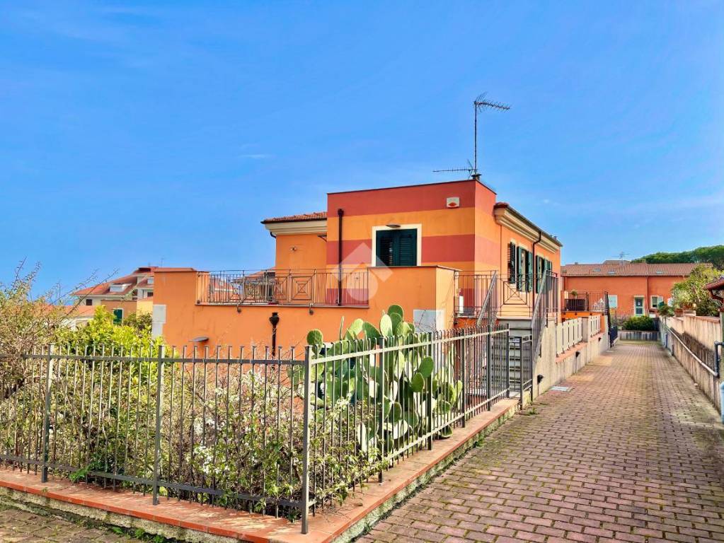 Appartamento in vendita a Diano Castello via Privata Terrazzi, 1