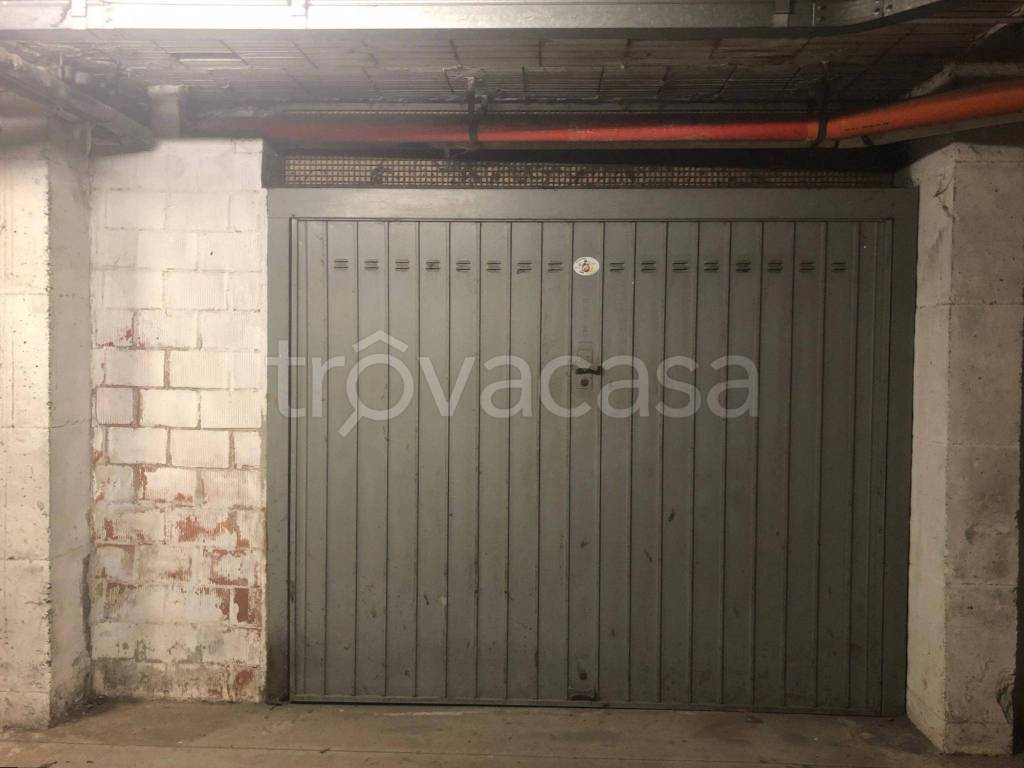 Garage in vendita a Mantova viale Piemonte