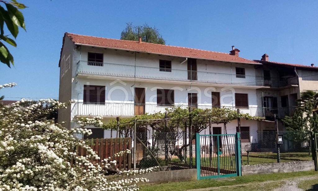 Casa Indipendente in vendita a Bellinzago Novarese