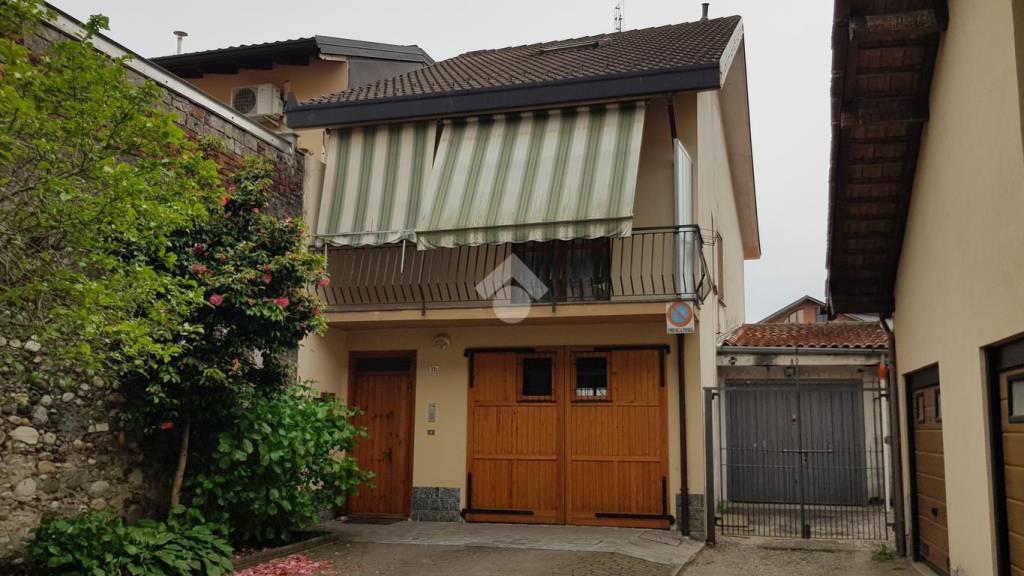 Casa Indipendente in vendita a Borgo Ticino via santa caterina, 1