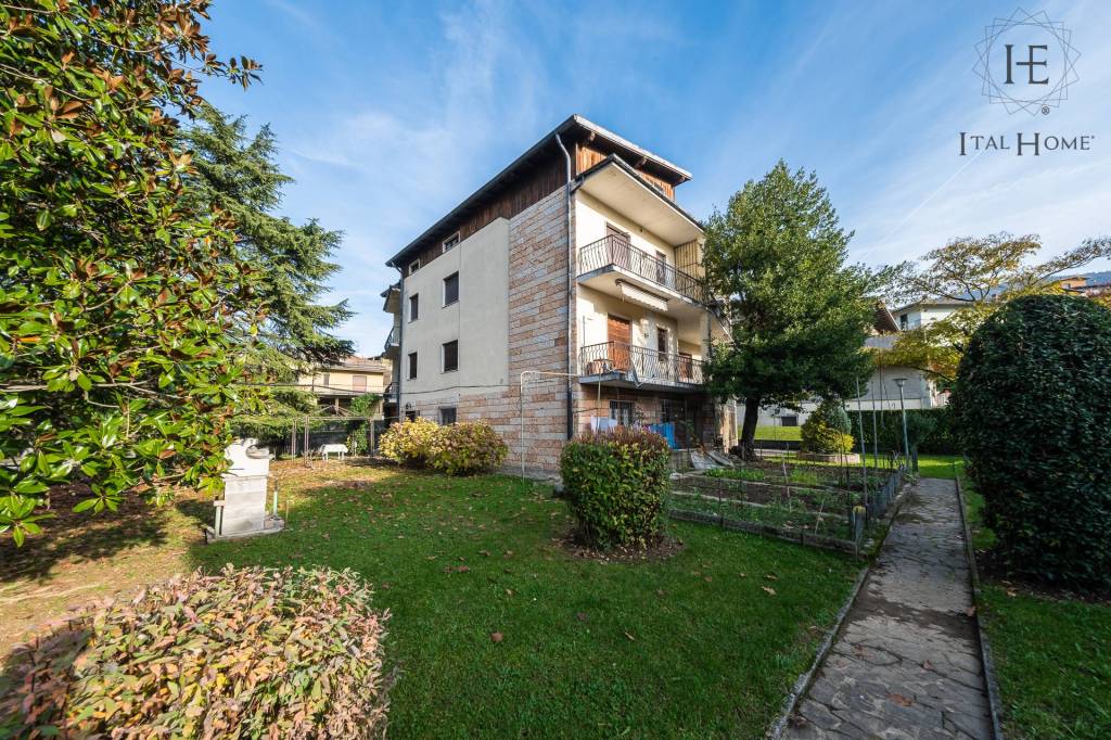 Villa in vendita a Leffe via Costi, 20