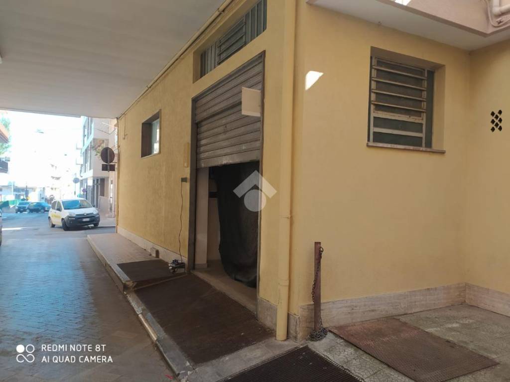 Garage in vendita a Castellana Grotte via Napoli, 13